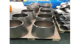 Large-diameter stainless steel pipe surface mechanical treatment