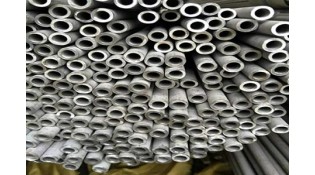 What is the difference between brushed and stainless steel? What is the difference between brushed and stainless steel?